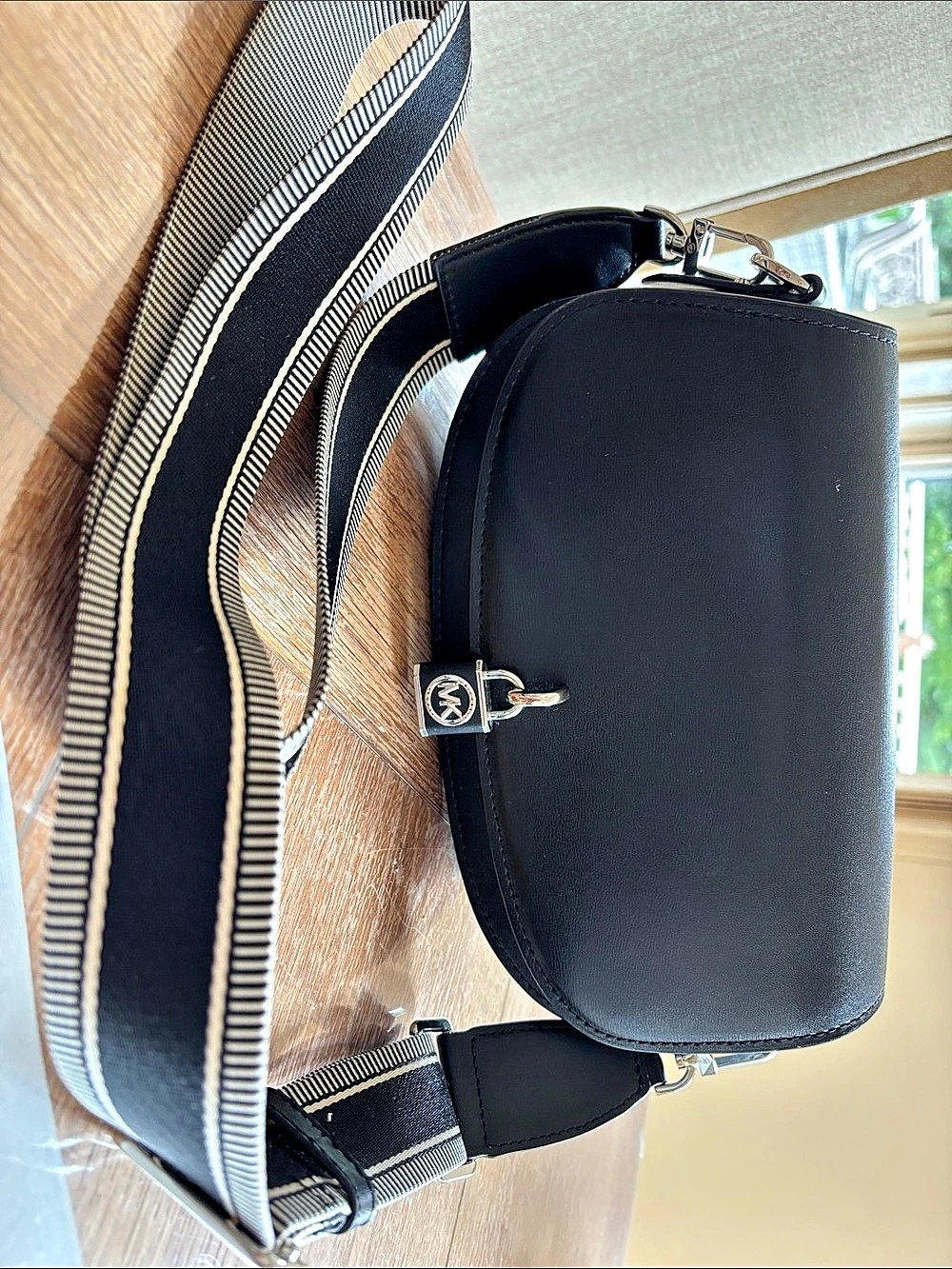 Michael Kors Mila Medium Leather Messenger Bag Black
